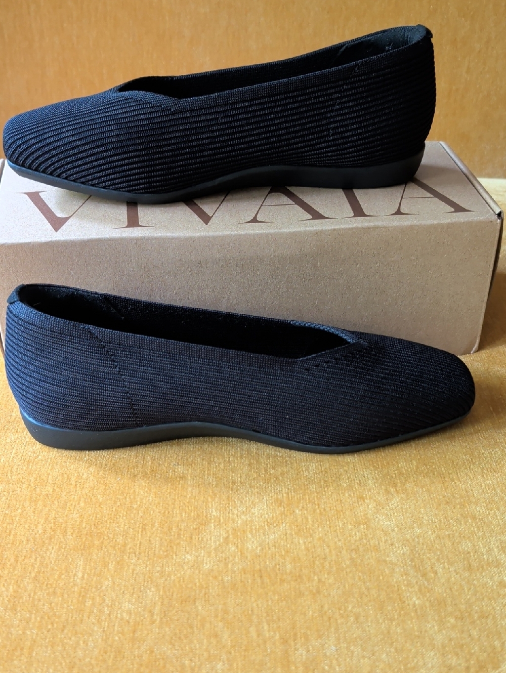 UNWORN VIVAIA Margot Walker Black Knit Flats